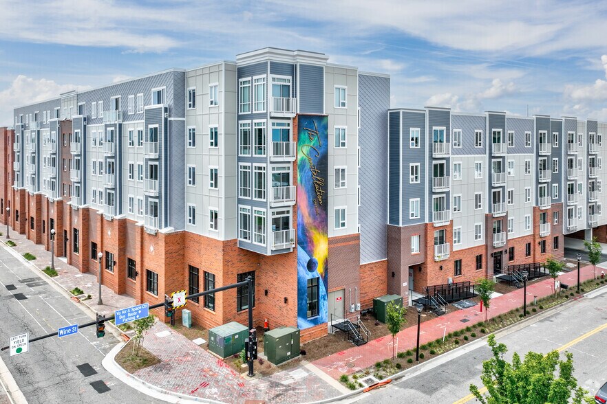 More Photos Of 27 S King St, Hampton Apartments For Lease