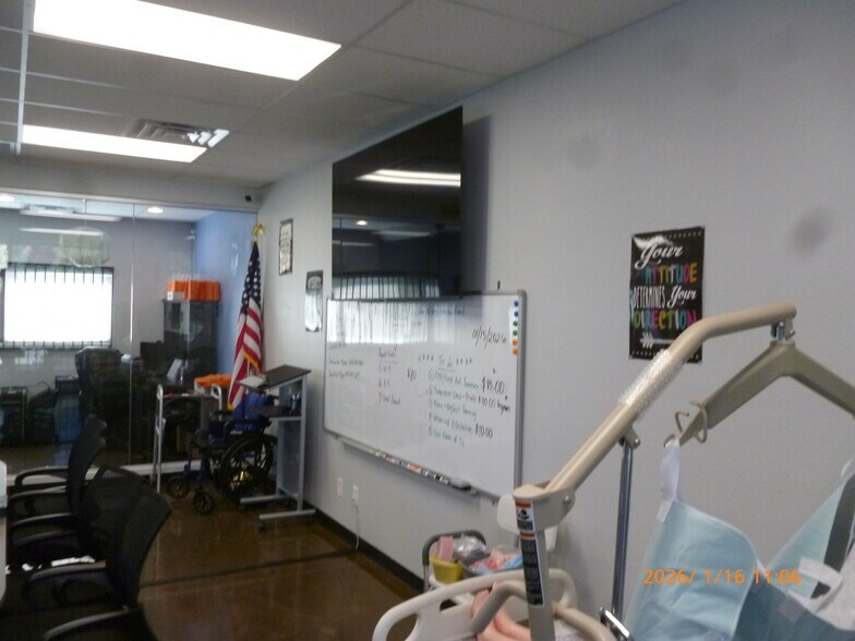 More Photos Of 1717 E Bell Rd, Phoenix Office For Lease