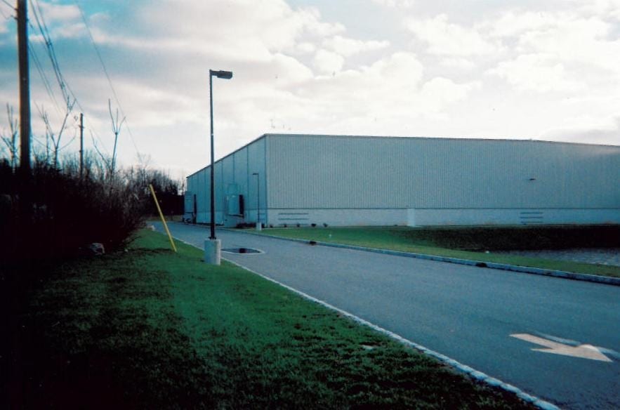 More Photos Of 8 Park Dr, Franklin Warehouse For Lease