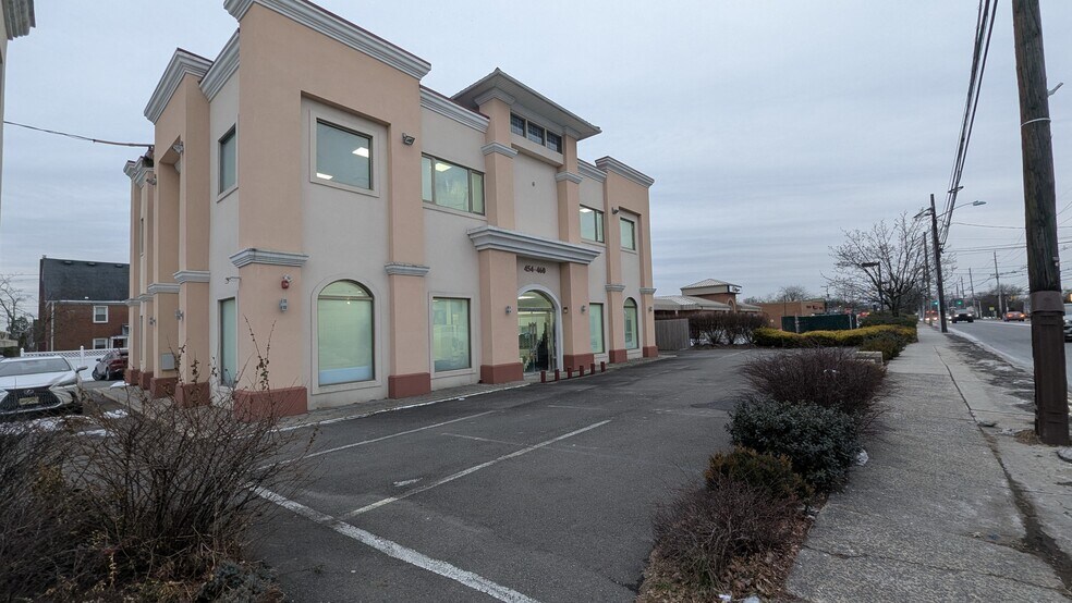 More Photos Of 454-460 W Union Ave, Bound Brook Freestanding For Lease