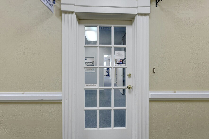 More Photos Of 1033 Clifton Ave, Clifton Medical For Sale