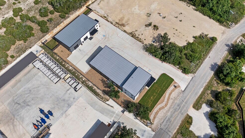 More Photos Of 39 Truss Dr, Boerne Flex For Sale
