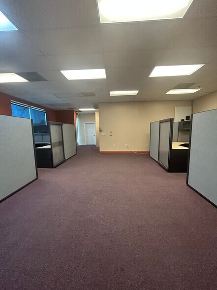 More Photos Of 28294-28310 Constellation Rd, Valencia Light Distribution For Sale