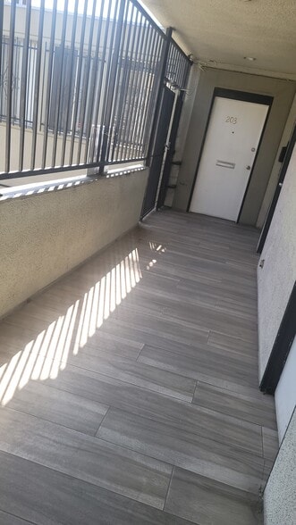 More Photos Of 14401 Gilmore St, Van Nuys Office For Lease