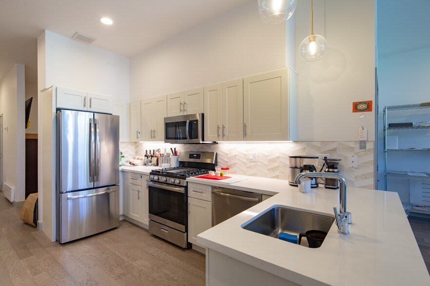 More Photos Of 350 4th St, Oakland Apartments For Sale