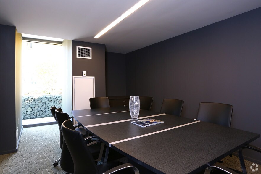 More Photos Of 123 N Desplaines St, Chicago Apartments For Lease