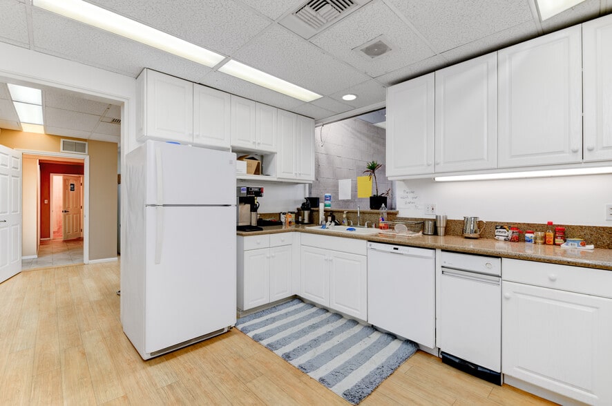 More Photos Of 140 N Escondido Blvd, Escondido Office For Sale