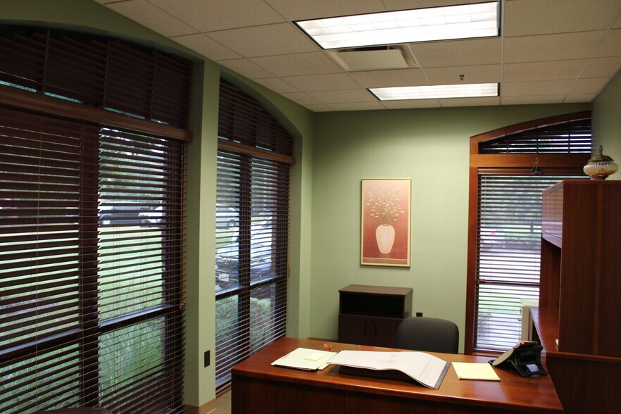 More Photos Of 602 Crescent Pl, Ridgeland Office For Lease