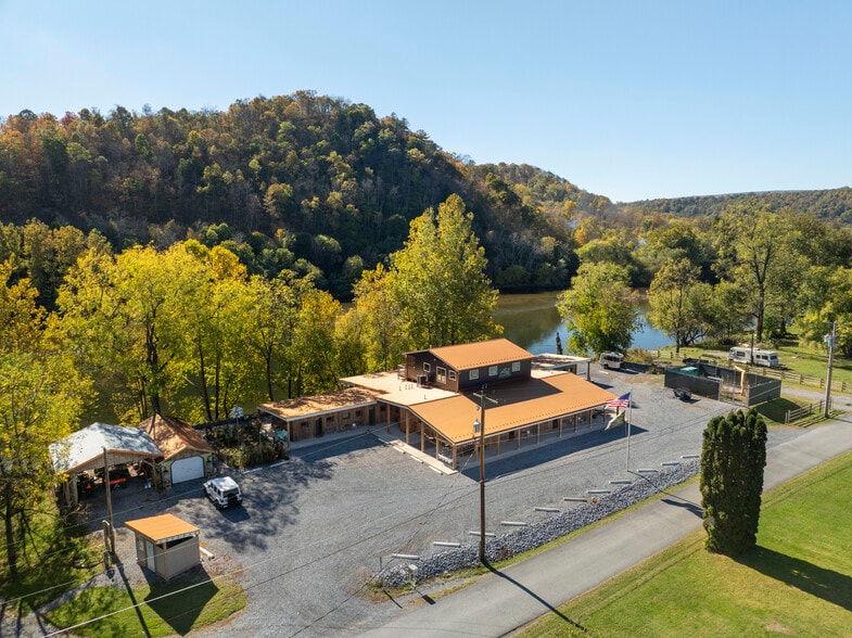 Primary Photo Of 66 Front Dr, Mount Union Hotel For Sale