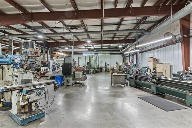 More Photos Of 4848 Industrial Park Dr, Stevens Point Warehouse For Sale