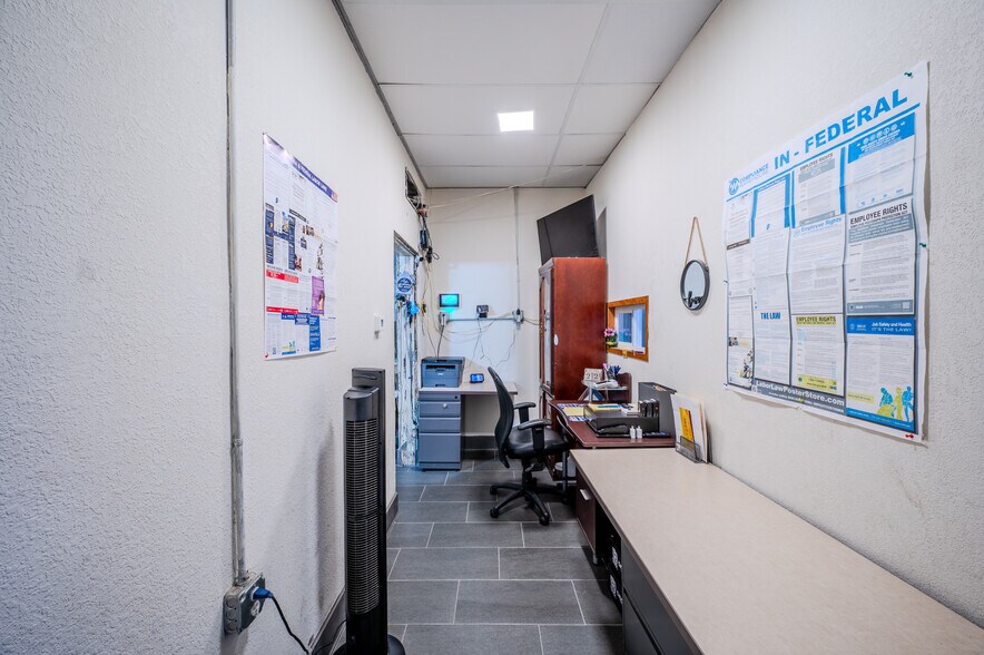 More Photos Of 312 E 14th St, Anderson Auto Repair For Sale