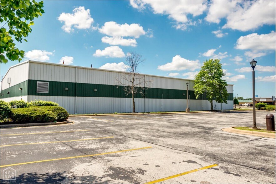 More Photos Of 2617 Phillips Dr, Jonesboro Health Club For Sale