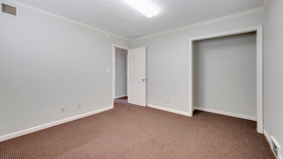 More Photos Of 315 N English Station Rd, Louisville Office For Lease