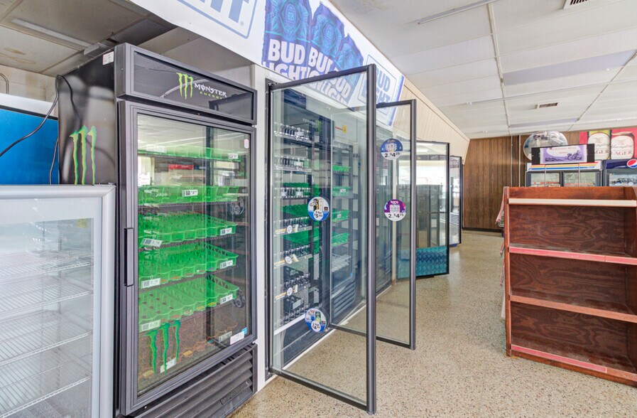 More Photos Of 726 E Lincolnway, Minerva General Retail For Sale