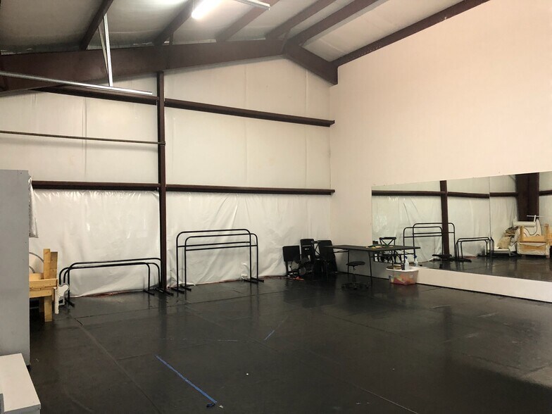 More Photos Of 14121 W Highway 290, Austin Warehouse For Sale