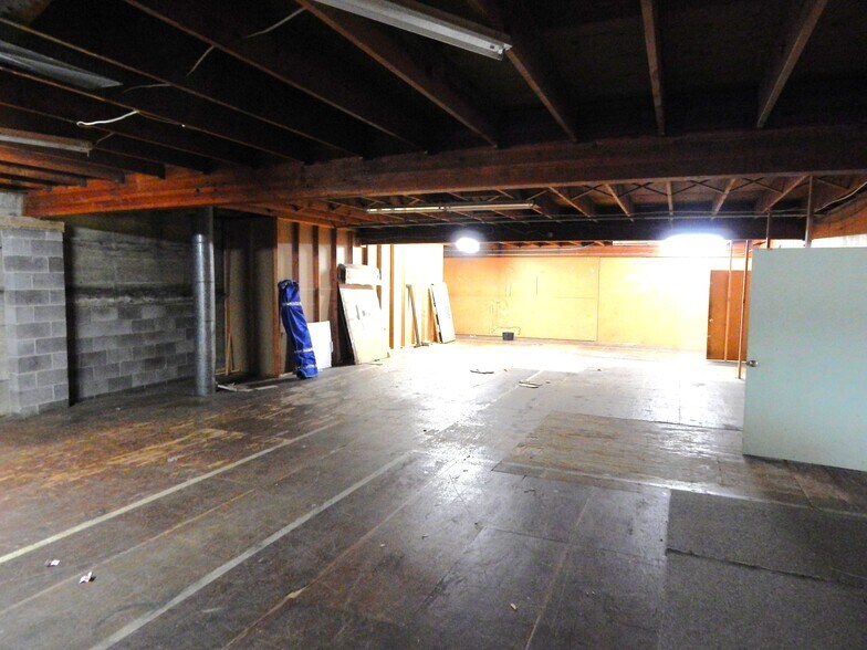 More Photos Of 635 SE Stephens St, Roseburg Freestanding For Lease