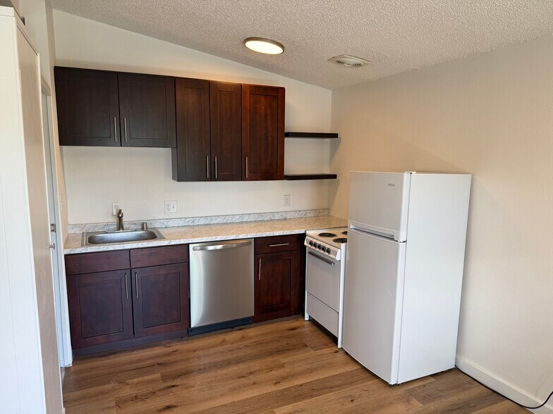 More Photos Of 8755 Shoreplace Pl NW, Silverdale Apartments For Sale