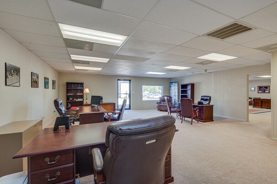 More Photos Of 8220 Stephanie Dr SW, Huntsville Flex For Sale