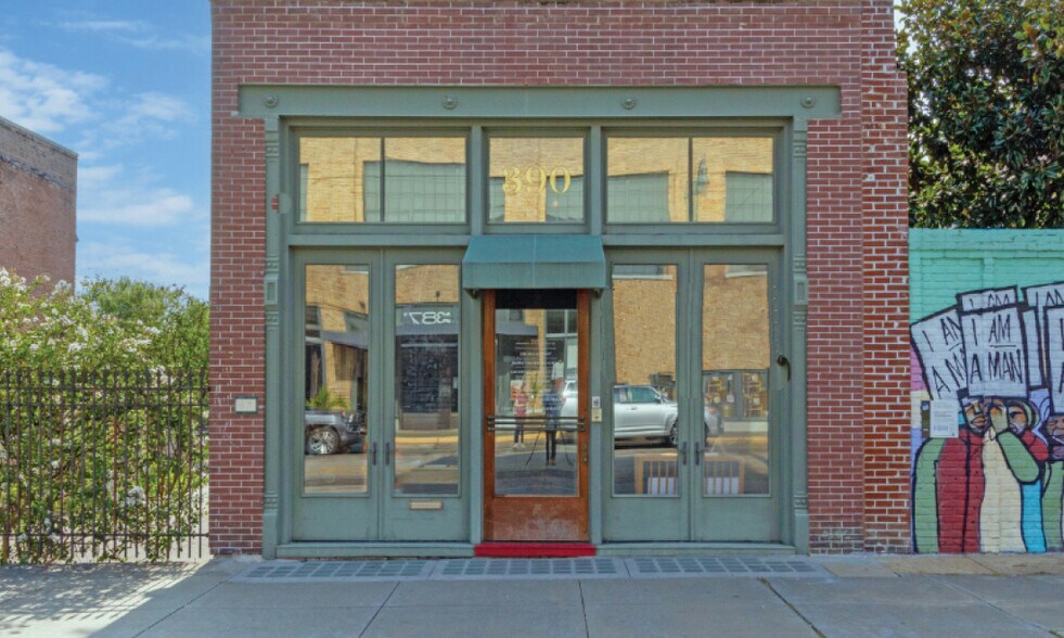 More Photos Of 390 S Main St, Memphis Office For Sale