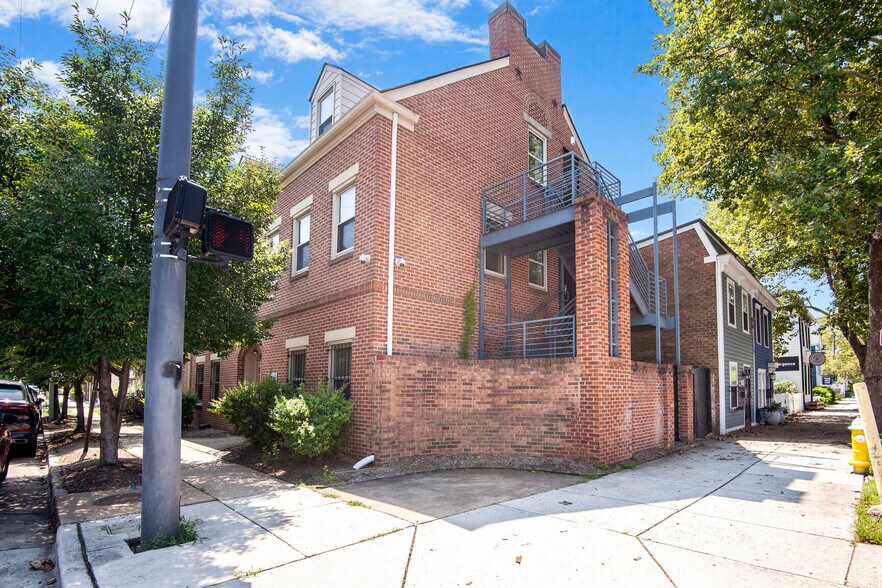 More Photos Of 1020 Princess St, Alexandria Loft Creative Space For Sale