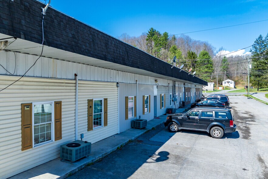 More Photos Of 396 Blue Prince Rd, Bluefield Apartments For Sale