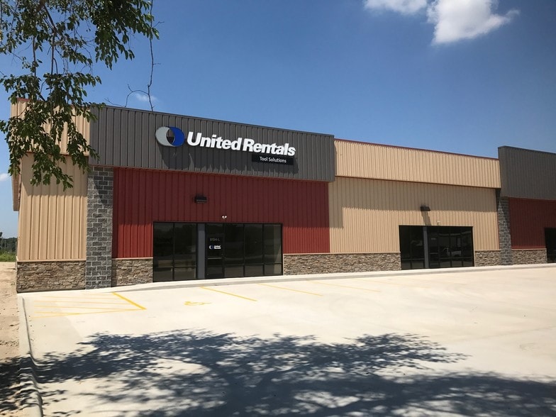 Primary Photo Of 9154 Woodend Rd, Edwardsville Flex For Lease