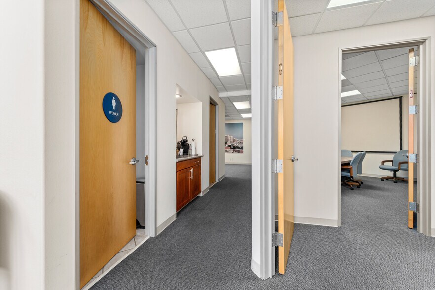 More Photos Of 13765 Alton Pky, Irvine Research And Development For Lease