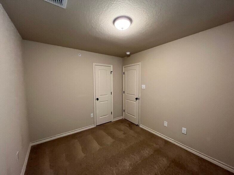 More Photos Of 13903 Annas Way, San Antonio Apartments For Sale