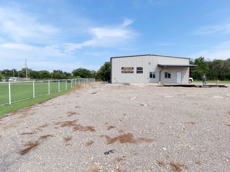 More Photos Of 403 N Donation St, Tioga Flex For Sale