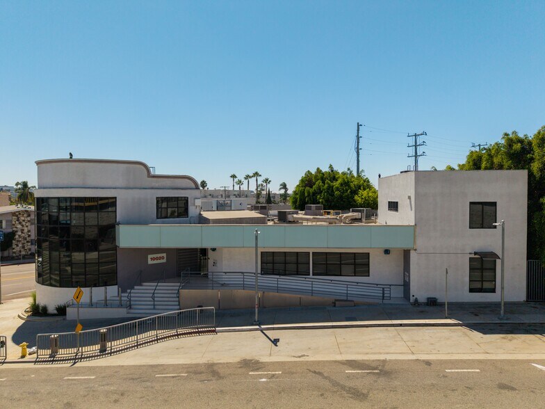 More Photos Of 10020 National Blvd, Los Angeles Loft Creative Space For Lease