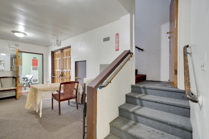 More Photos Of 109 S Aprilia Ave, Compton Religious Facility For Sale