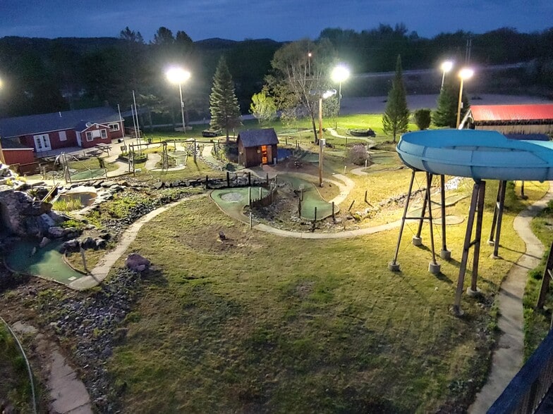 More Photos Of 12 North Rd, Bethel Golf Course Driving Range For Lease