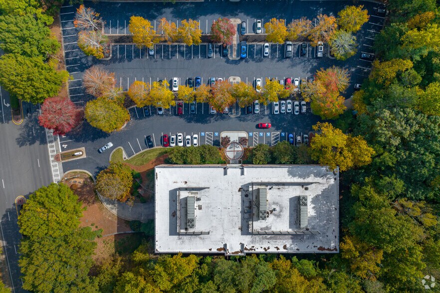 More Photos Of 4555 Mansell Rd, Alpharetta Coworking Space