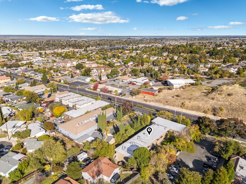 More Photos Of 3126 Lone Tree Way, Antioch Apartments For Sale