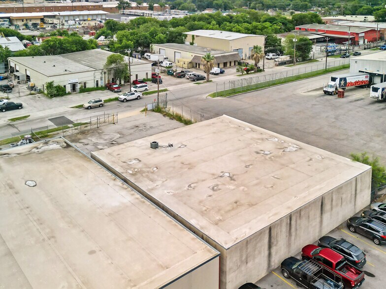 More Photos Of 1053 Grubb St, San Antonio Service For Sale