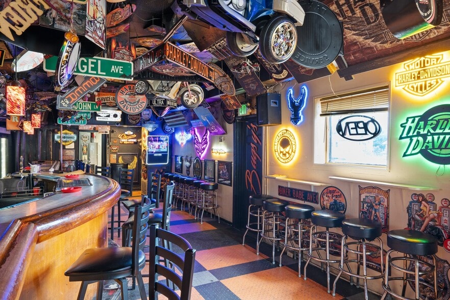 More Photos Of 4489 Broadway, Gary Bar For Sale