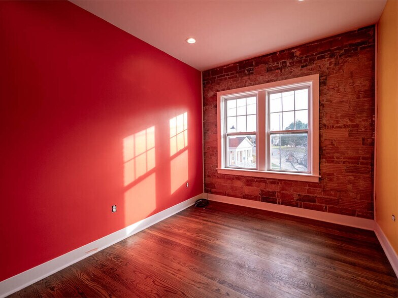 More Photos Of 23900-23908 Woodward Ave, Pleasant Ridge Office For Lease