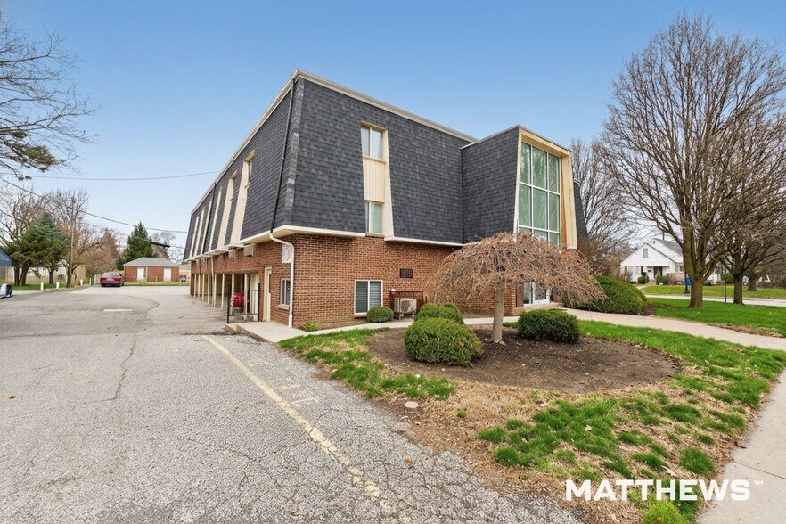 More Photos Of 3677 Indianola Ave, Columbus Apartments For Sale