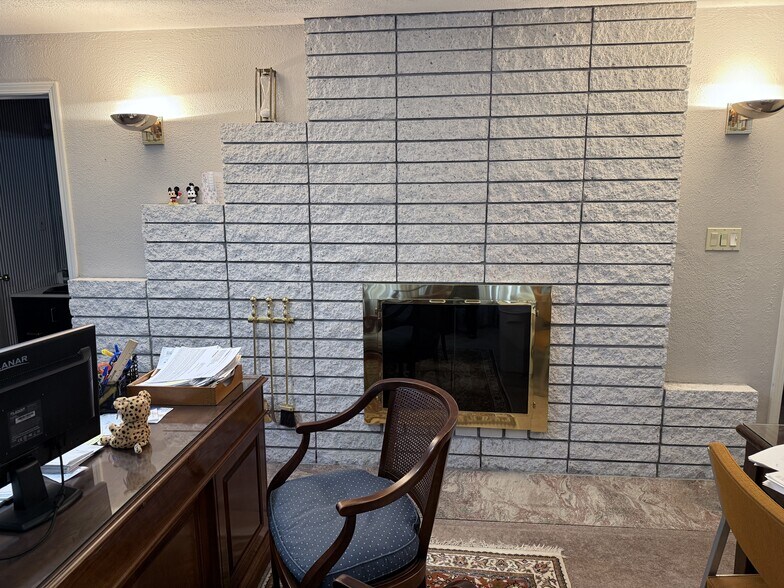 More Photos Of 235 Saratoga Rd, Schenectady Office For Sale