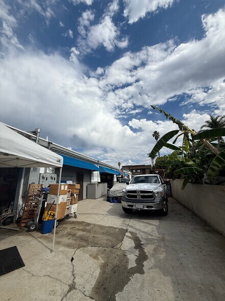 More Photos Of 7464 Draper Ave, La Jolla Service For Sale