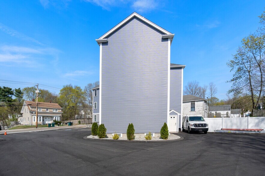 More Photos Of 73-77 Union St, Holbrook Apartments For Lease