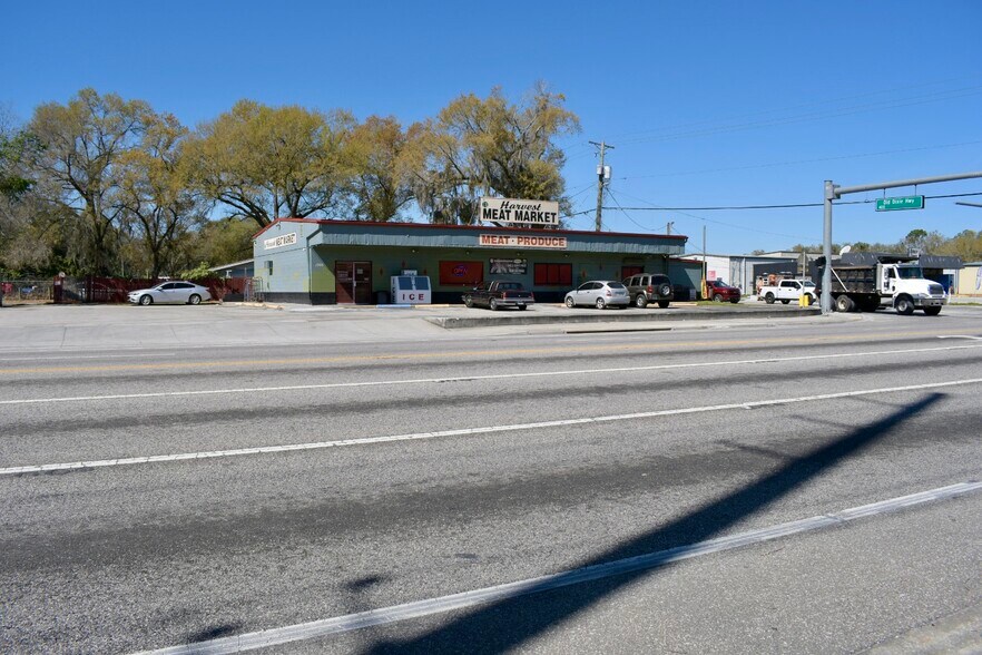 More Photos Of 1081 Berkley Rd, Auburndale Storefront For Sale