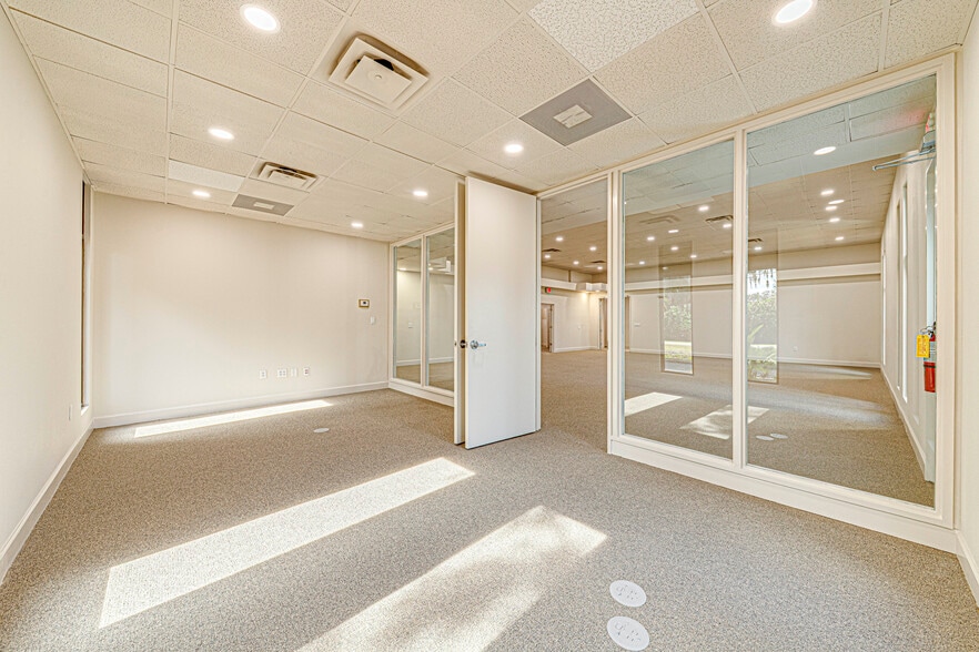 More Photos Of 2803 S Bay St, Eustis Medical For Sale