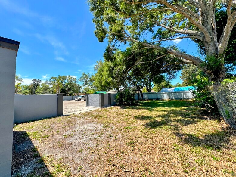 More Photos Of 2740-2748 Proctor Rd, Sarasota Apartments For Sale