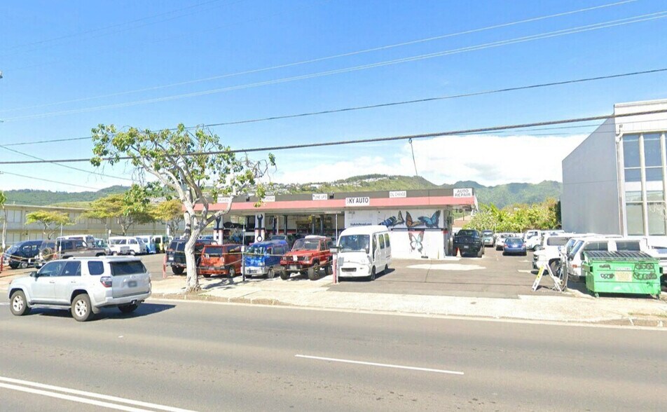 More Photos Of 3368 Waialae Ave, Honolulu Auto Dealership For Lease
