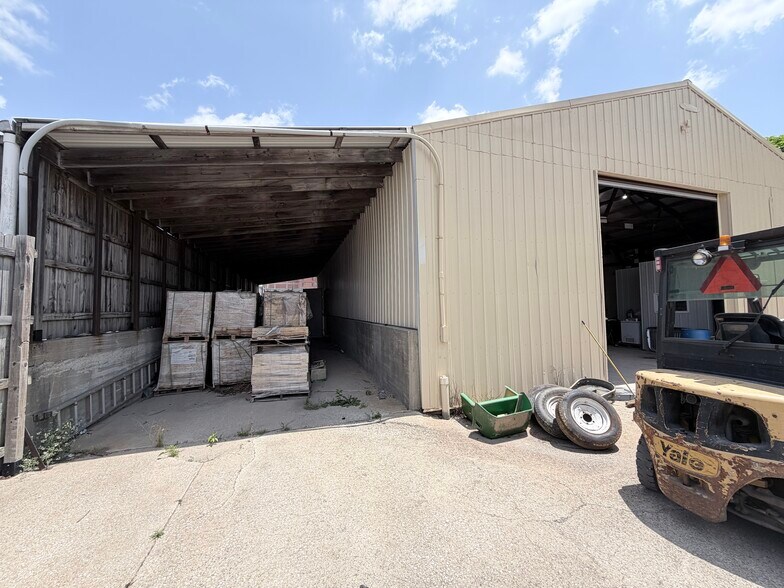 More Photos Of 3111 Dixie Hwy, Louisville Warehouse For Sale