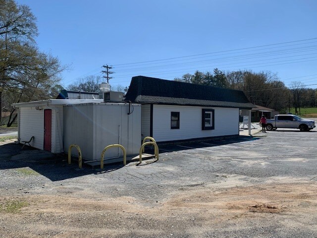 More Photos Of 203 Farrs Bridge Rd, Pickens General Retail For Sale