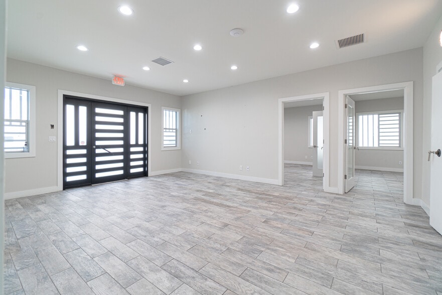 More Photos Of 820 W Esther St, Long Beach Distribution For Sale