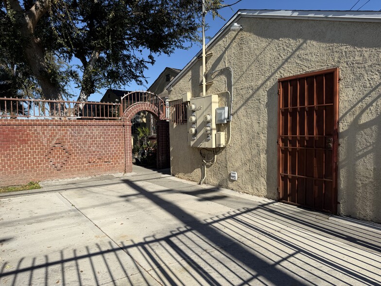 More Photos Of 338 W Magnolia St, Compton Apartments For Sale