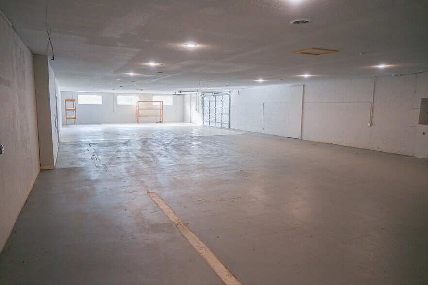 More Photos Of 2901 N Meridian St, Huntsville Light Distribution For Lease